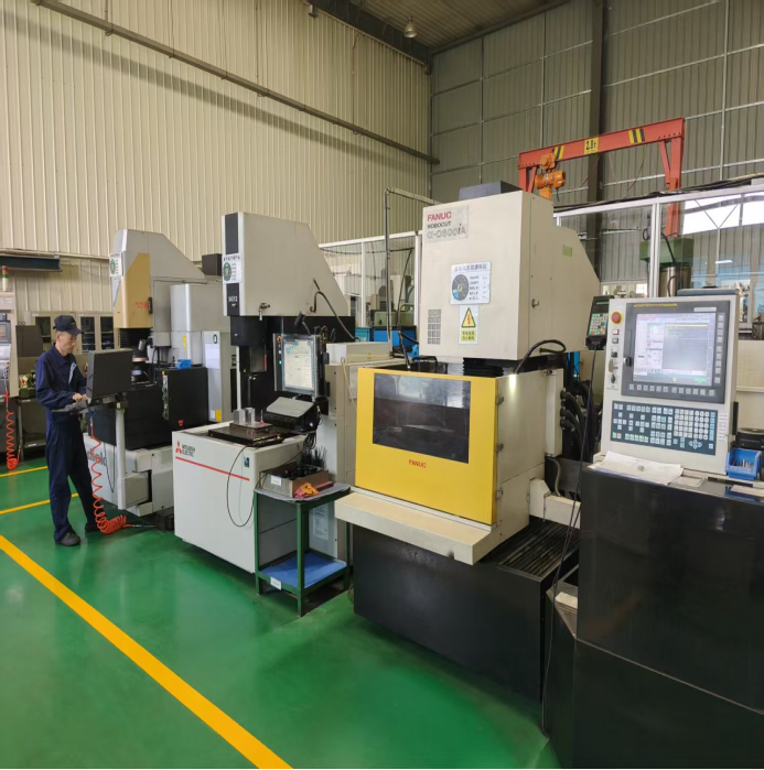 模具加工設(shè)備